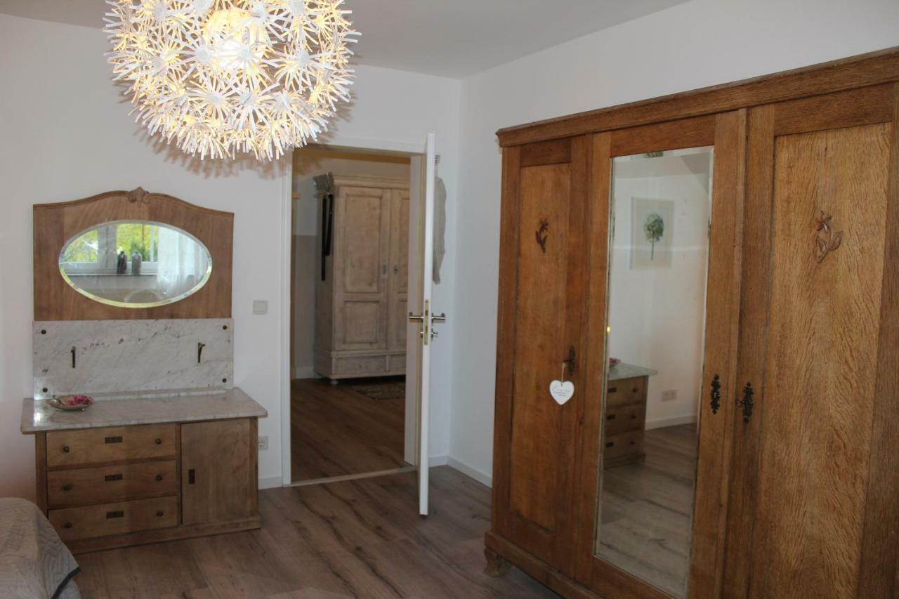 Ferienwohnung Im Tuermchen Oberfell Exteriör bild